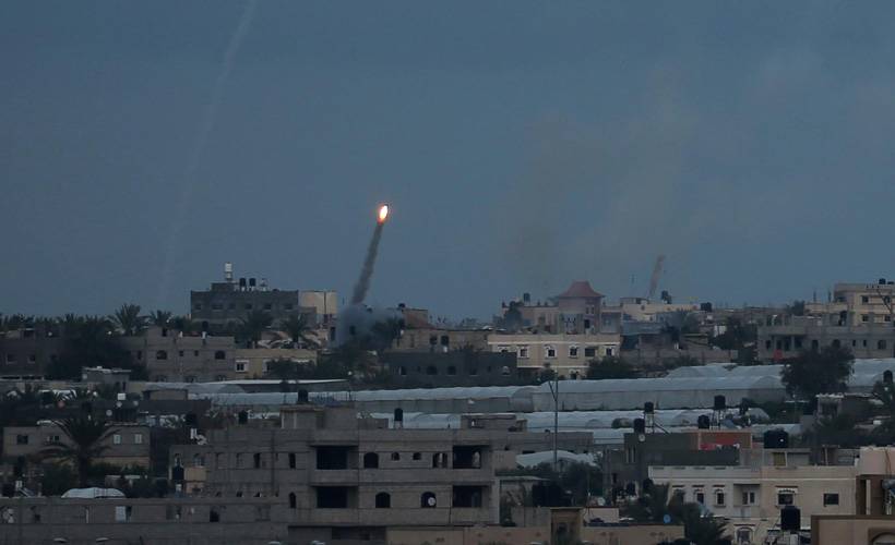 Hamas, işgal altındaki bölgeyi roketlerle vurdu